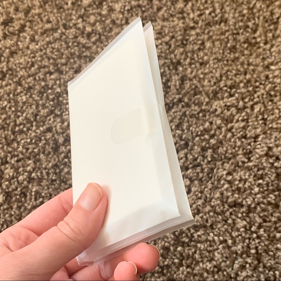 NEW Taylor Swift Tissues - Picture 2 of 4